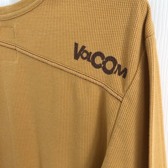 Gold/tan/yellow Volcom waffle knit shirt size medium - Picture 5 of 5